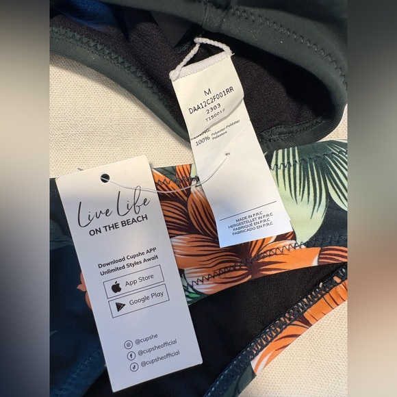 Cupshe Dark Green and Floral Bikini Set New with tags - Picture 3 of 5